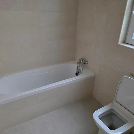 Stylish 3 Bedroom In Saint Paul Bay Apartment *